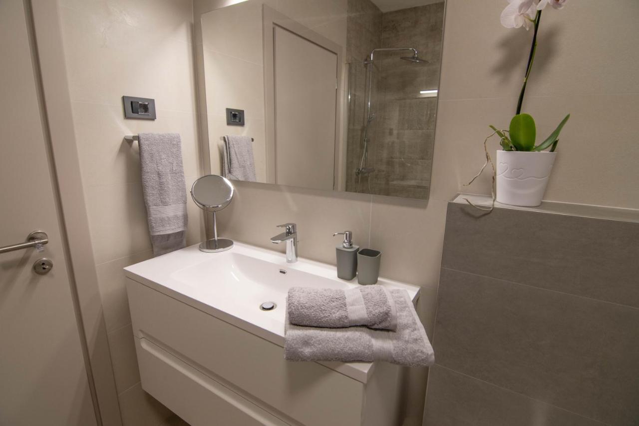 Luxury Apartment Faro With Sea View And Swimming Pool Premantura Εξωτερικό φωτογραφία