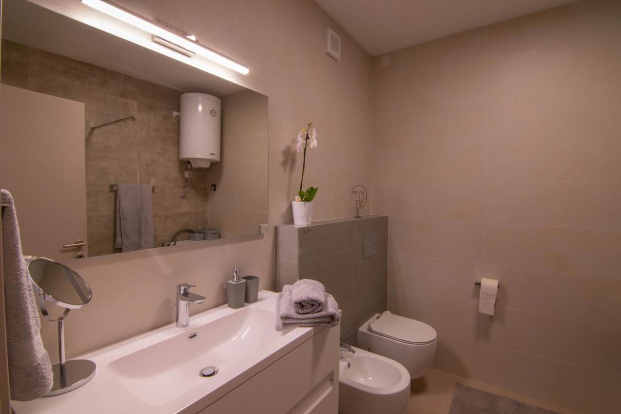 Luxury Apartment Faro With Sea View And Swimming Pool Premantura Εξωτερικό φωτογραφία